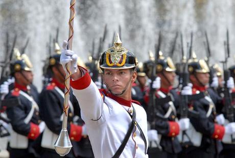 CAMBIOS DE GUARDIA EN EL MUNDO (I)