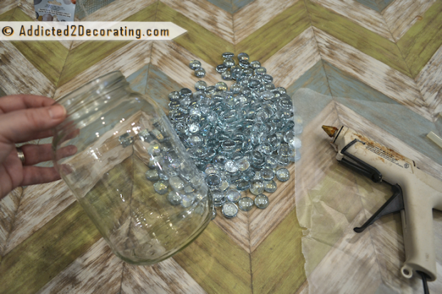 Convierte los frascos de vidrios en hermosos candelabros y floreros (esta idea me fascinó muy bonito el resultado)