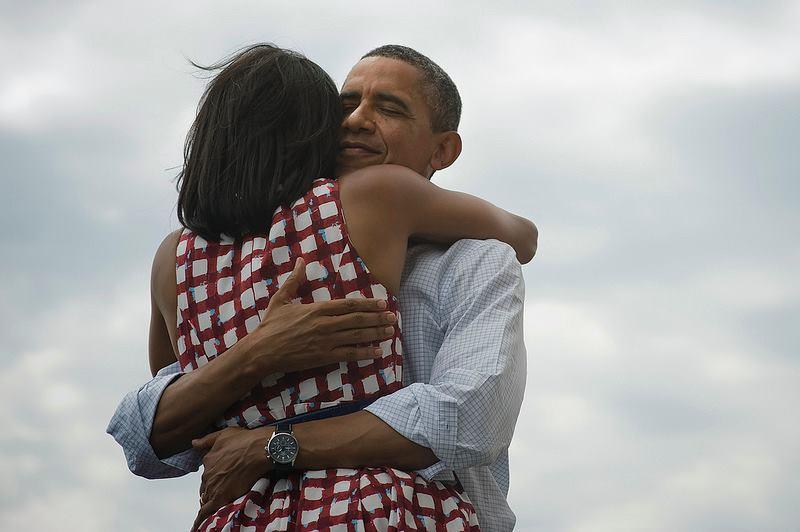 Obama Abrazo