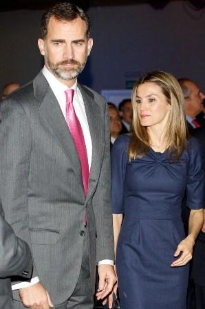 El look de Dña. Letizia en el Congreso El Canon del Boom