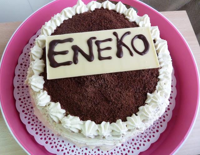 Un cumpleaños a tres bandas