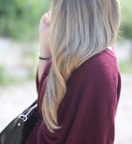 Blonde blogger with highlights