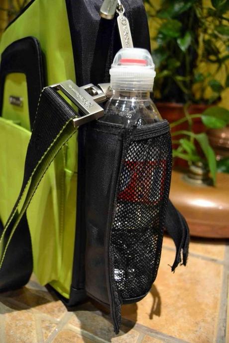 Detalle de bolsillo de malla lateral - Bolso Noname de Bebemon Mejor bolso para cochecito y mejor cuna de viaje (Premios Todopapás 2012)