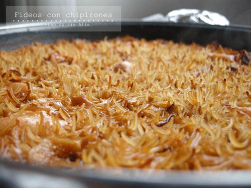 Fideos con chipirones [otro plato de pasta]
