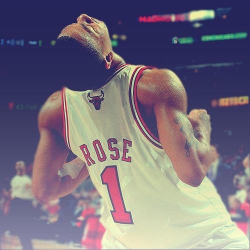 Derrick Rose espera el momento de regresar a la cancha.