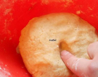 Pestiños de confiteria rellenos de crema pastelera