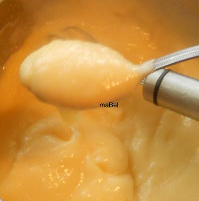 Pestiños de confiteria rellenos de crema pastelera