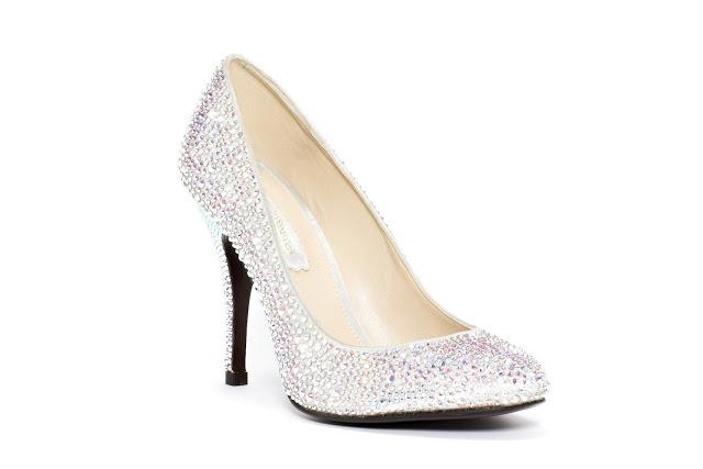 SERENA WHITEHAVEN UNA NUEVA ESTRELLA EN LA CONSTELACIÓN DEL CALZADO DE LUJO.