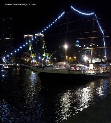 Corbeta museo Uruguay en Puerto Madero, Buenos Aires