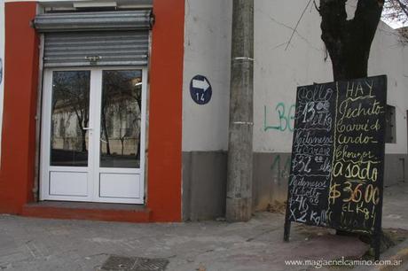 cartel comida Mercedes: picada, asado y pulpería