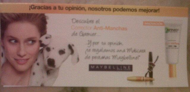 Corrector antimanchas Skin Natural y Premio Cuida de ti Mía y Garnier