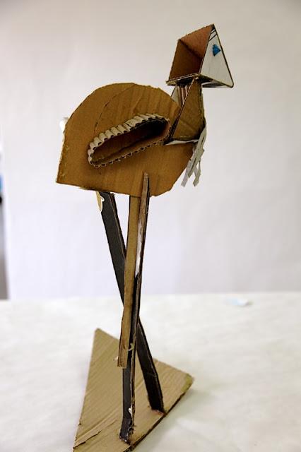 Recicla, abstrae, crea. Esculturas con la piel de cartón