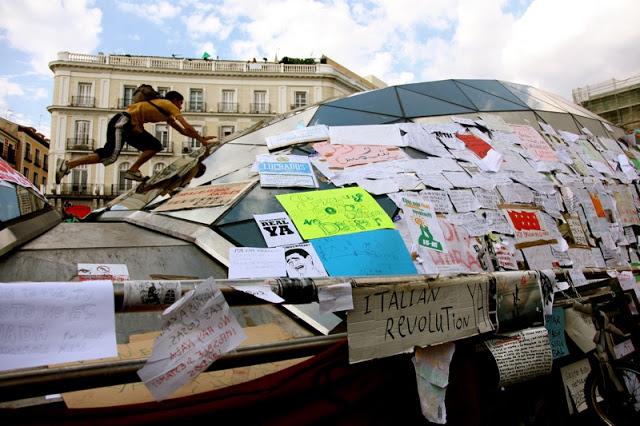 Plaza Solución: la rebelión de las palabras