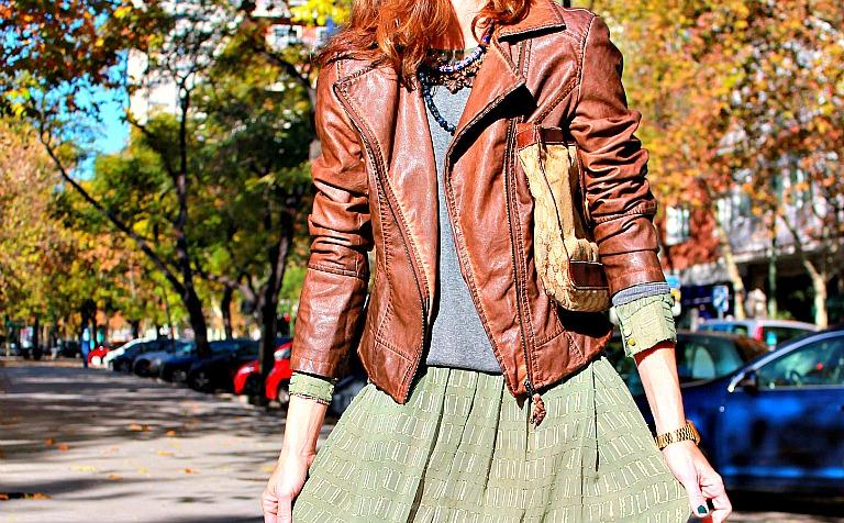 biker, jersey y vestido largo vintage.