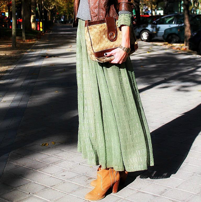biker, jersey y vestido largo vintage.