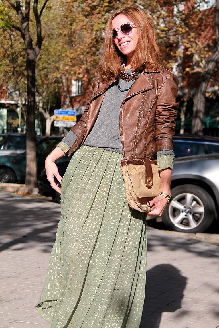 biker, jersey y vestido largo vintage.