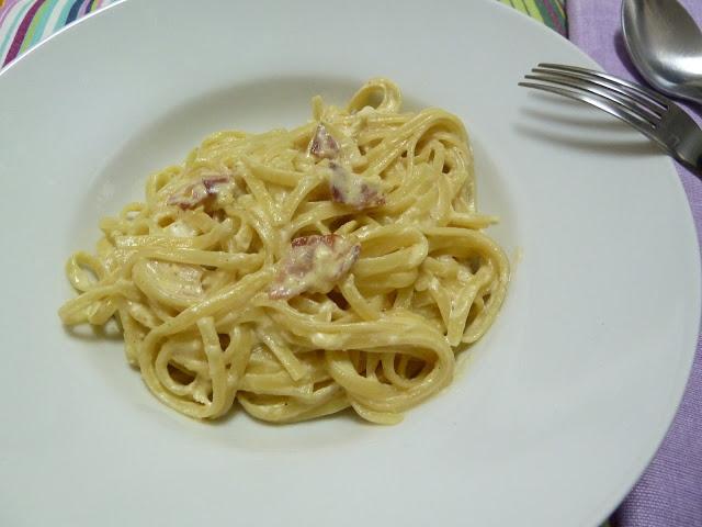 Tallarines a la carbonara con Leche evaporada Ideal