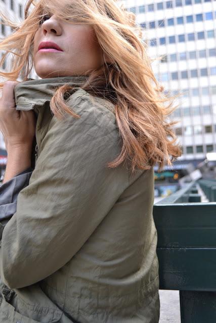 Look burgundy. La insoportable levedad del moderno-