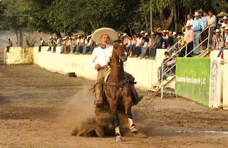 Jesús Aceves, seis veces campeón del Capacha de Charro Completo