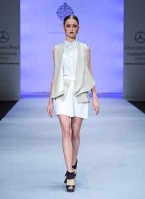 Lorena Saravia en Mercedes Benz Fashion Week México