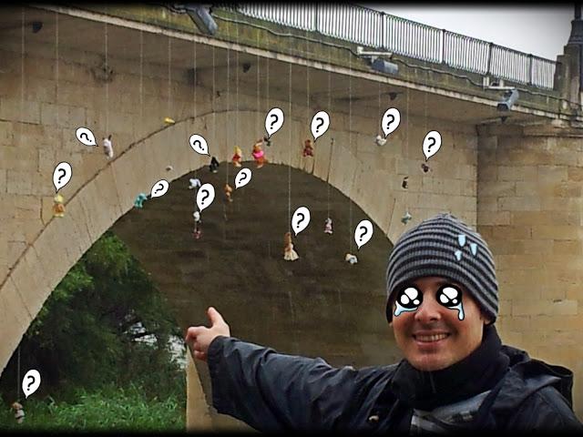 ¿Por qué hay muñecos en el puente? ¿He sido yo?