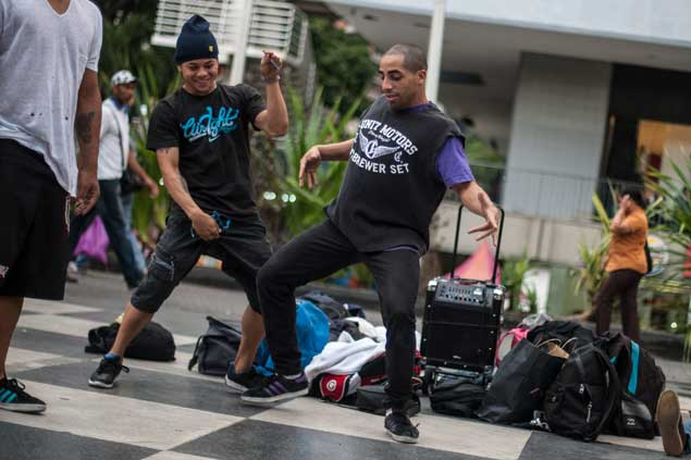 Breakdancers toman Chacaíto