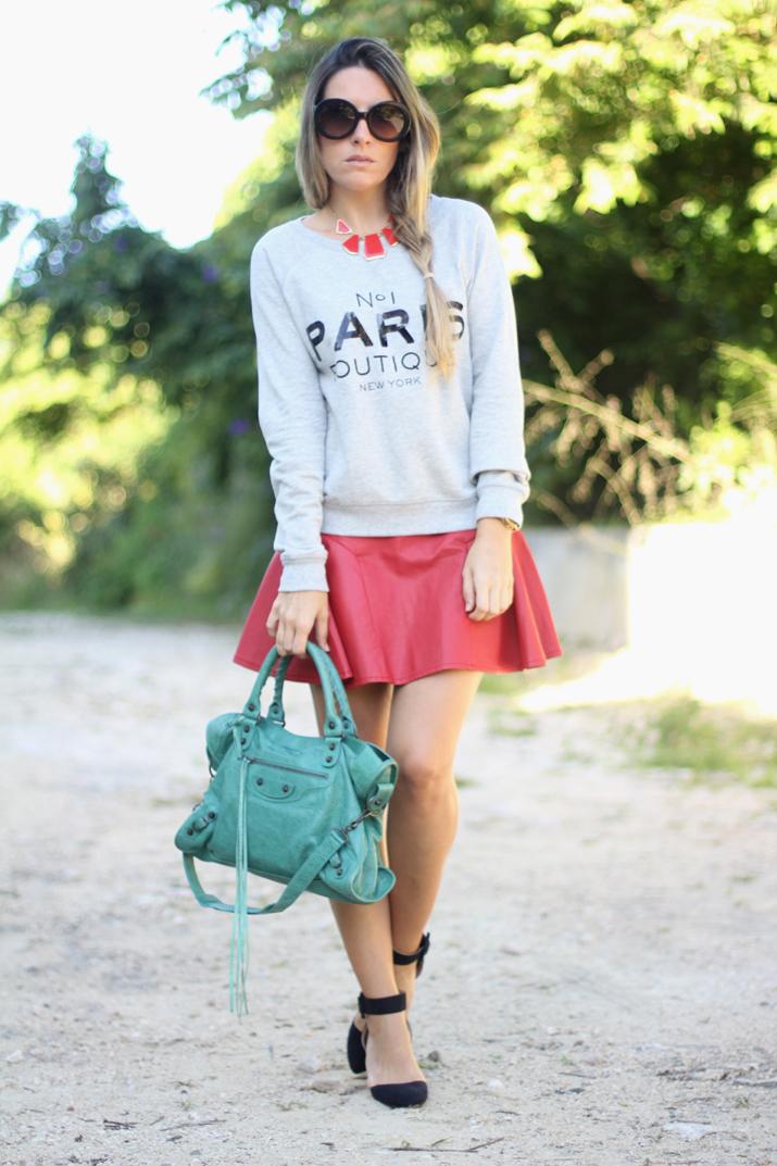 Mango Paris sweater by blogger Mónica Sors, from Mes Voyages à Paris