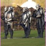 FFN-Hemsworth_Chris_FLYNETUK_111412-50944280-BorderMaker