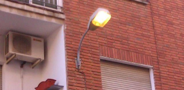 Foto de la farola de mi calle a las 11:30 en Albacete (Virginia Lozano)