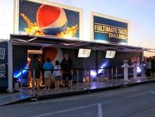 acción street marketing demuestra preferimos Pepsi antes Coca-Cola