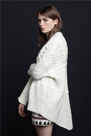 Lookbook Zara TRF Noviembre 2012: chaqueta de ochos blanca
