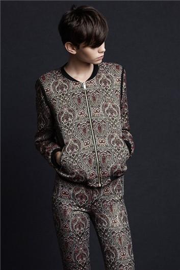 Lookbook Zara TRF Noviembre 2012: Abrigo de paño y jeans baggy