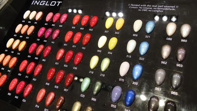 ¿qué harías con tantos esmaltes?