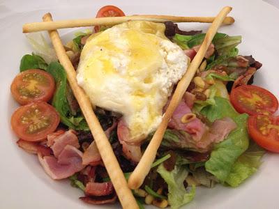 La mafia se sienta a la mesa (literal)