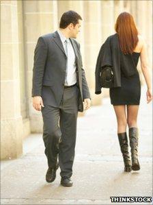 Laif in Lux - C2 Mujer latina extraña malas costumbres