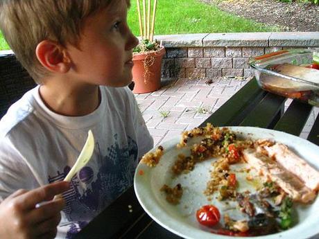 comer-pescado El consumo de pescado reduce el riesgo de asma infantil
