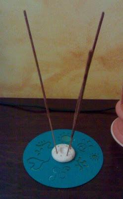 Reutilizamos un cd y lo convertimos en un quemador de incienso