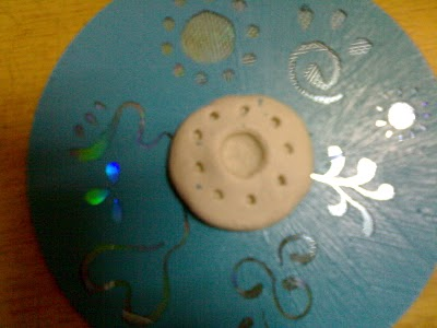 Reutilizamos un cd y lo convertimos en un quemador de incienso