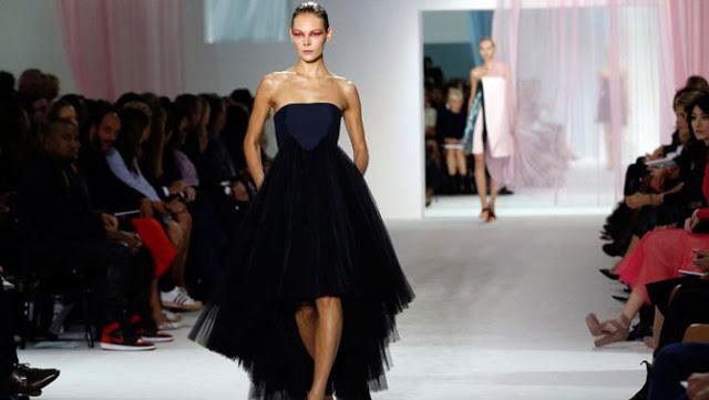 Arde París, viva el exceso.