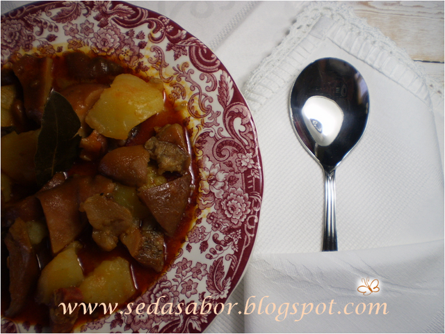 Guisado de níscalos con patatas y chorizo