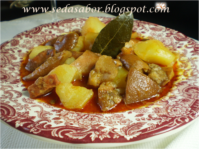 Guisado de níscalos con patatas y chorizo