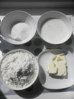 Kougelhopp o Kougloph de almendra caramelizada y arándanos