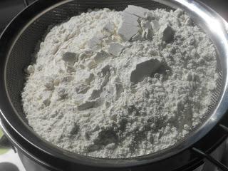 Kougelhopp o Kougloph de almendra caramelizada y arándanos