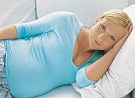 La falta de sueño durante el embarazo eleva el riesgo de presión arterial alta