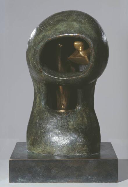 HENRY MOORE: MATERIA, VOLUMEN, VACÍO...