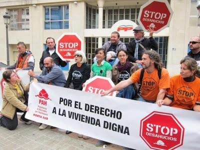 La tragedia de los desahucios pone nervioso a los bancos y al poder.