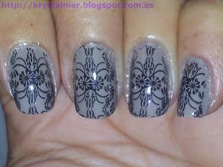 Gris con estampado azul marino