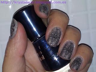 Gris con estampado azul marino