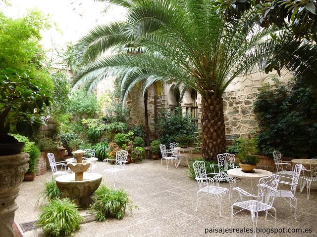 Patio de los Caídos. Guadalupe, Cáceres