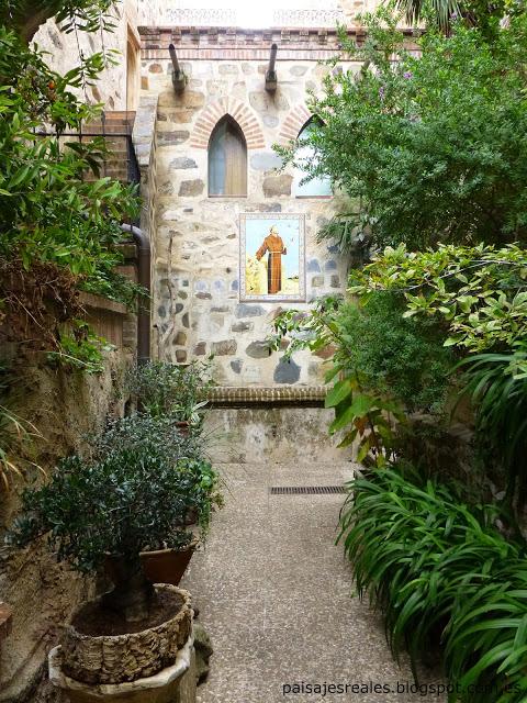 Patio de los Caídos. Guadalupe, Cáceres